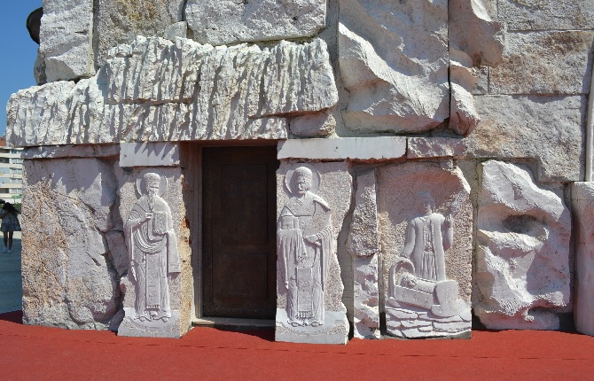 Детали храма, уникальная резьба по камню