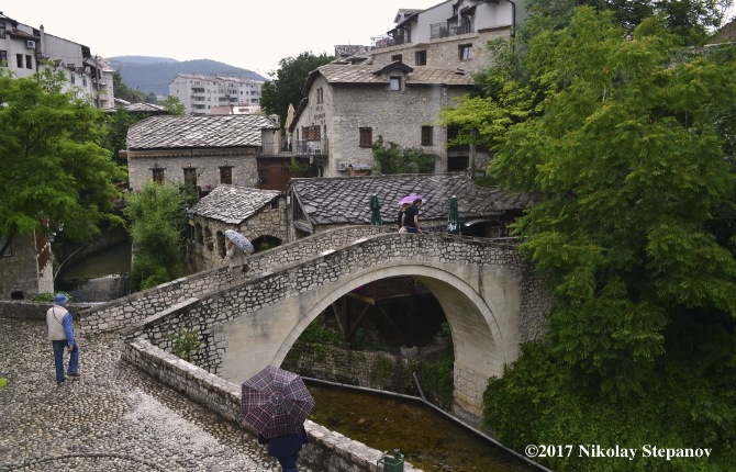 Малый мост Мостара. Тут архитектор разминался