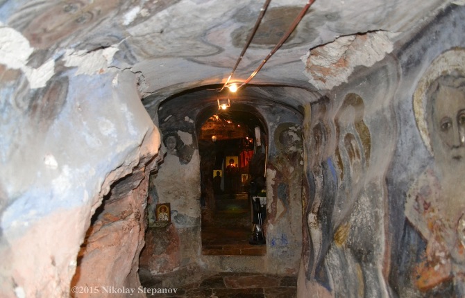 Пещеры монастыря Дайбабе