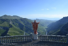 Панорамная высокогорная дорога Горло Соколово. Поход и панорама горной Албании со скалы 1500 м.
