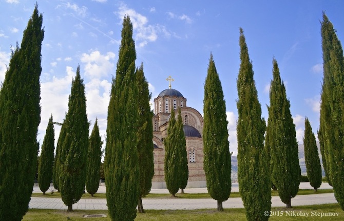 Грачаница - копия разорёного в Косово монастыря