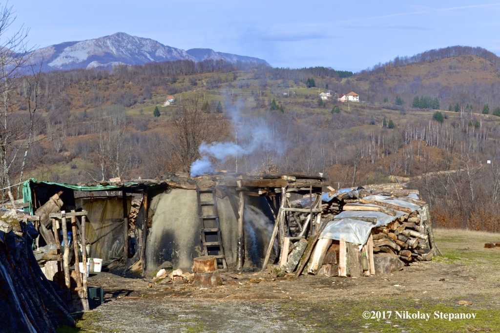 Печи для древесного угля, Черногория.jpg